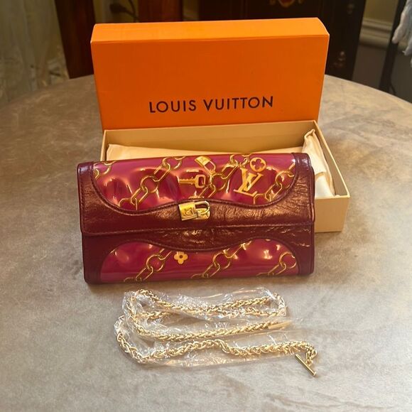 *Authentic* Louis Vuitton *Limited Edition* Charm Wallet Fuschia leather Wallet - Picture 1 of 16